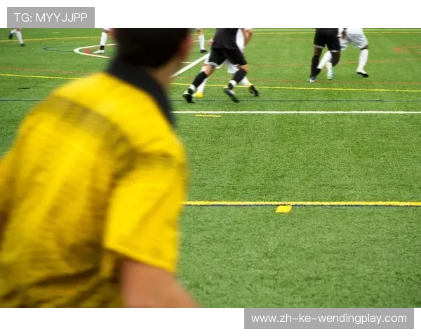 足球比赛中的球员调度与角色定位 足球比赛中的球员调度与角色定位